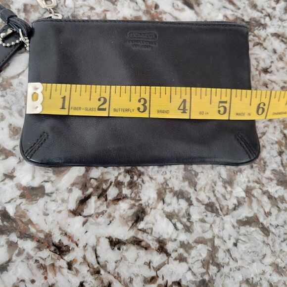 Coach wristlet   - Picture 7 of 8